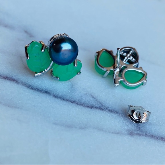 Green Jade & Natural Pearl Sterling Stud Earrings - Picture 3 of 4